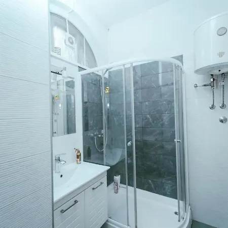 The Place In The Center- Free Parking Apartment